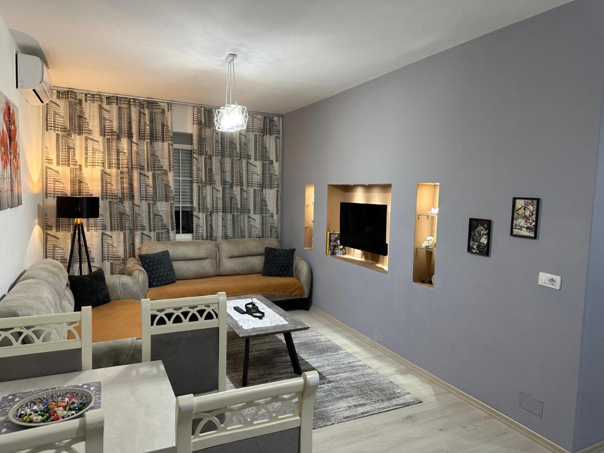 Grace'S Centre Apartment Shkoder Ngoại thất bức ảnh