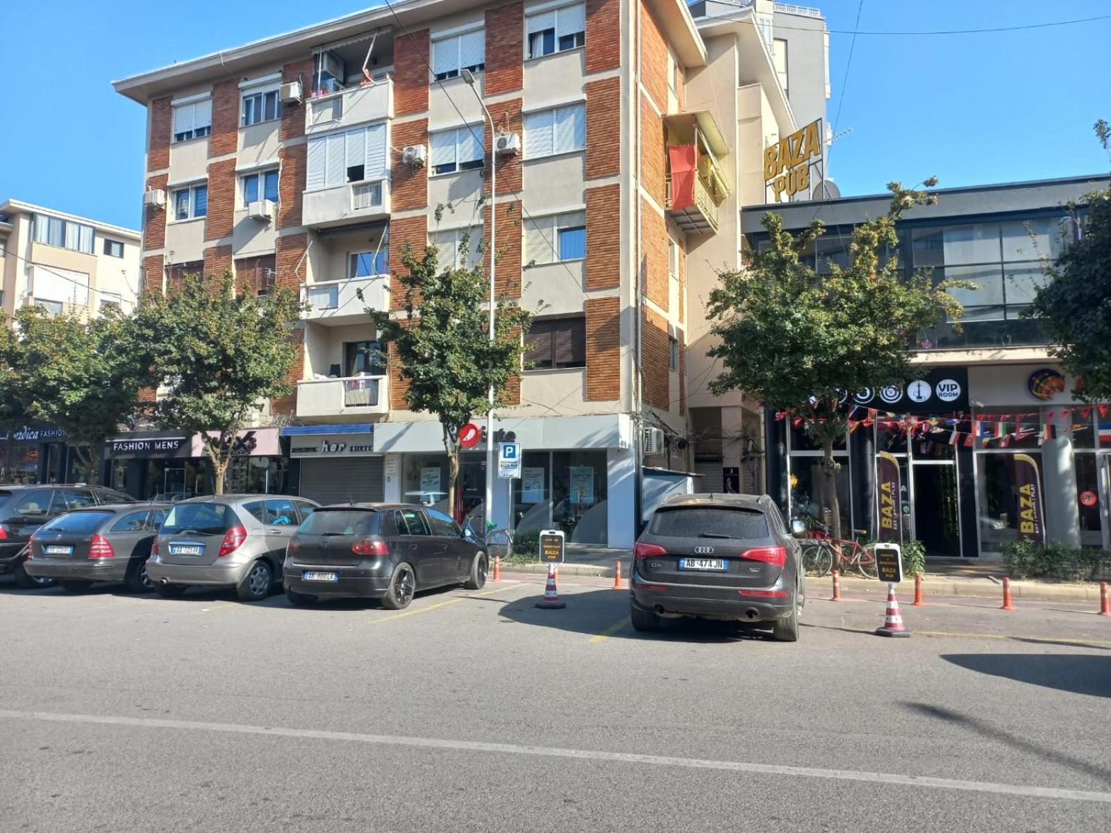 Grace'S Centre Apartment Shkoder Ngoại thất bức ảnh