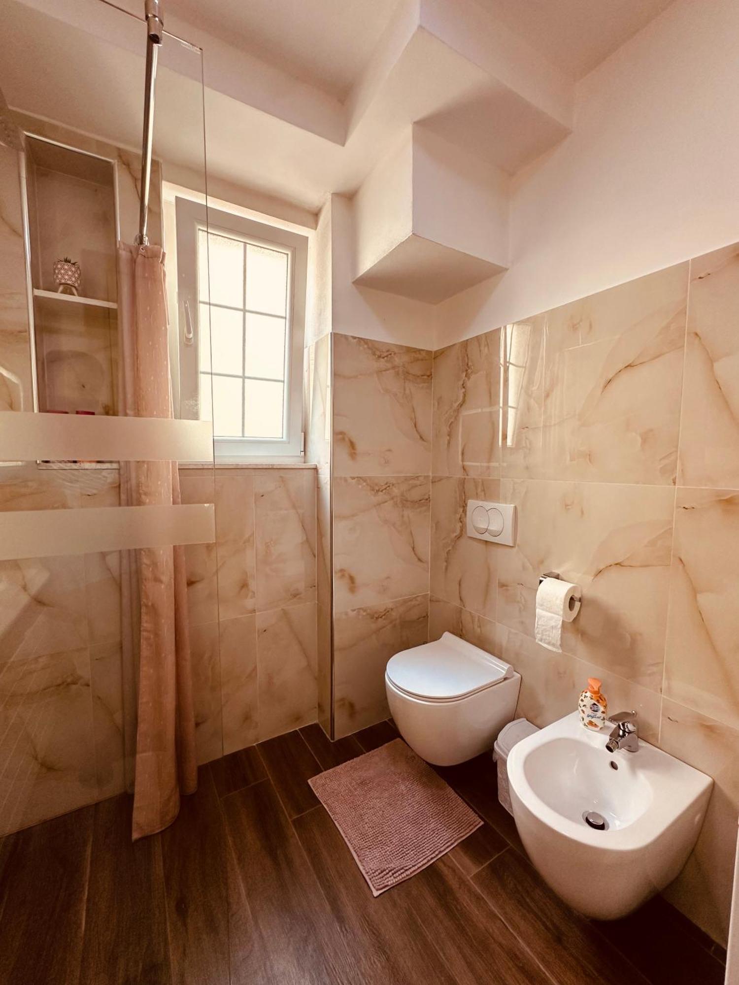 Grace'S Centre Apartment Shkoder Ngoại thất bức ảnh