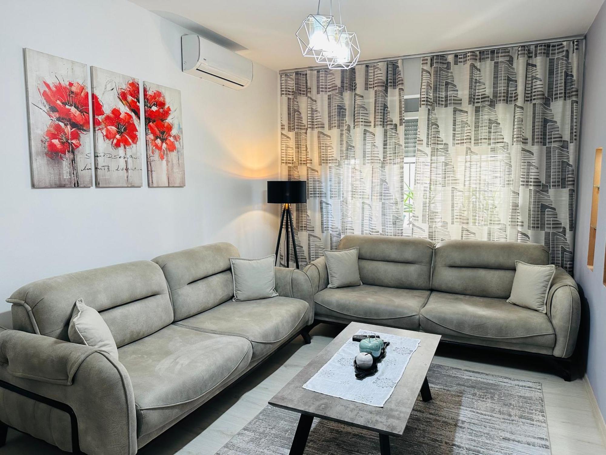 Grace'S Centre Apartment Shkoder Ngoại thất bức ảnh